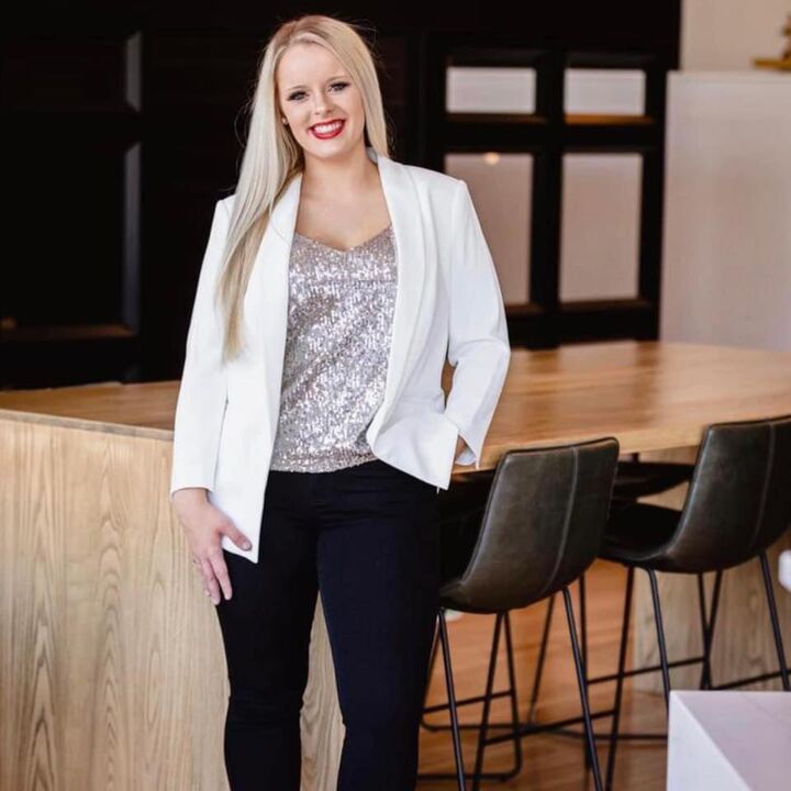 Emily Ware, Real Estate Salesperson in Elkhorn, The Good Life Group