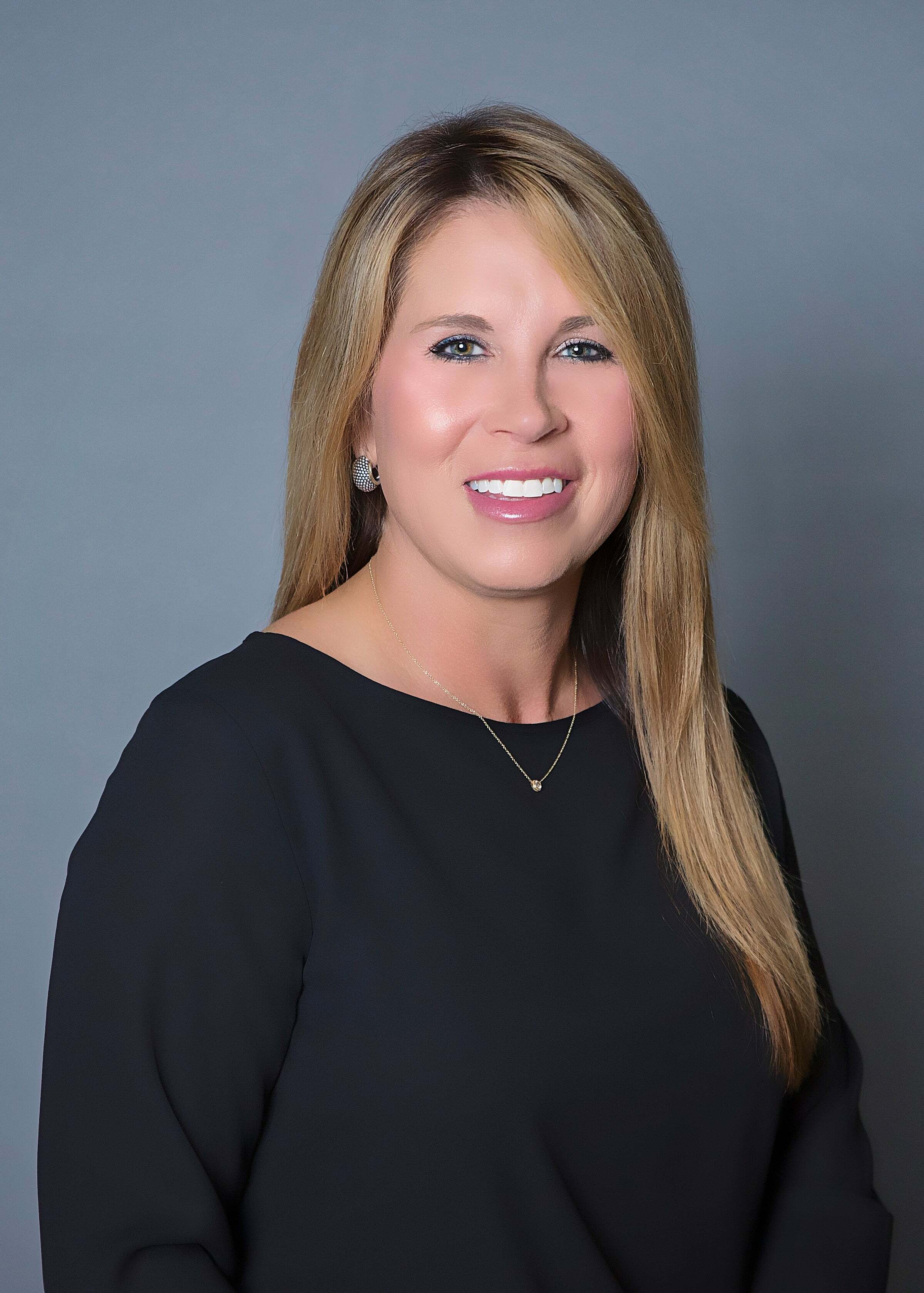 Tina Everett, Real Estate Salesperson in Bentonville, Harris McHaney & Faucette