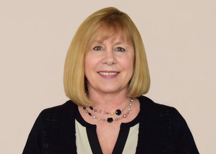 Janice Daniels, Real Estate Broker in Clare, Signature Realty