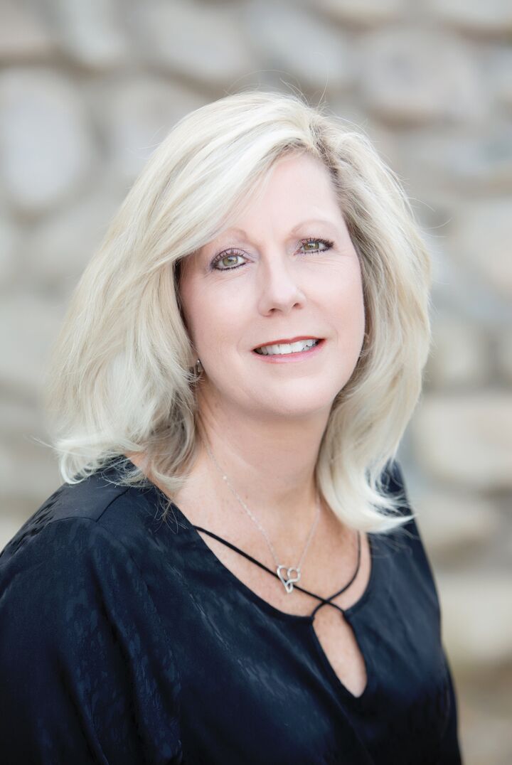 Lisa Stephens, Real Estate Salesperson in Hemet, Masters