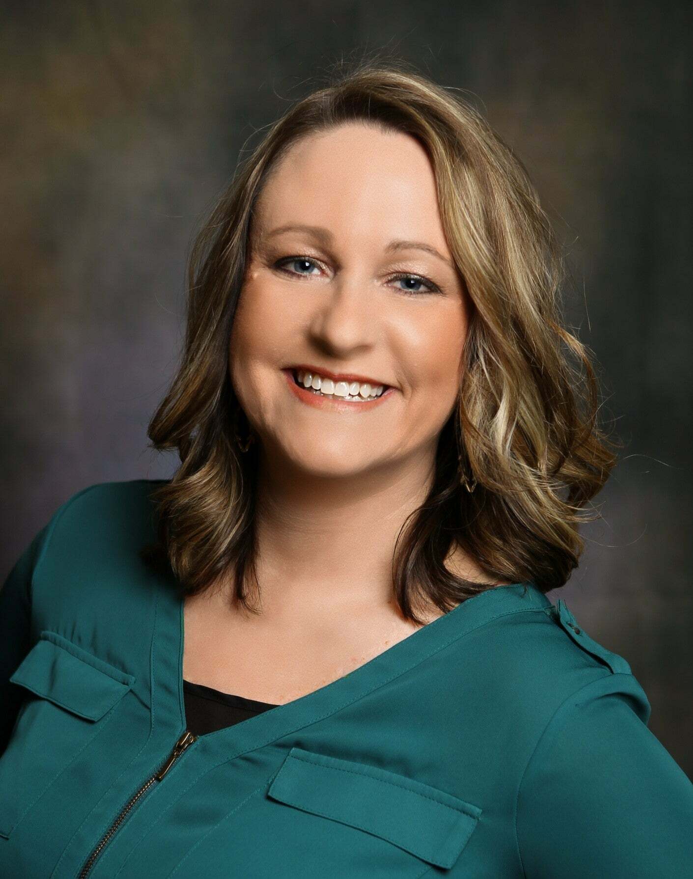 Jennifer Burns, Associate Real Estate Broker in Delafield, Affiliated