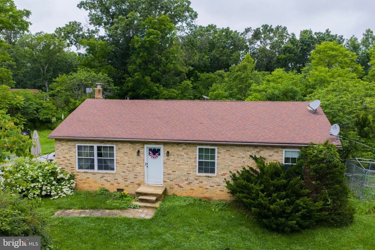 Property Photo: 140 Duck Run Lane VA 22654