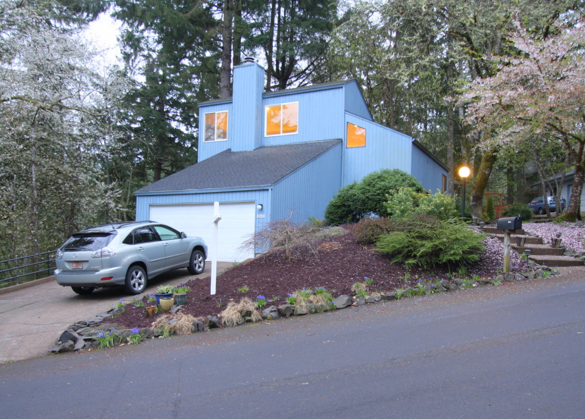 Property Photo:  3041 Hendricks Hill Dr  OR 97403 