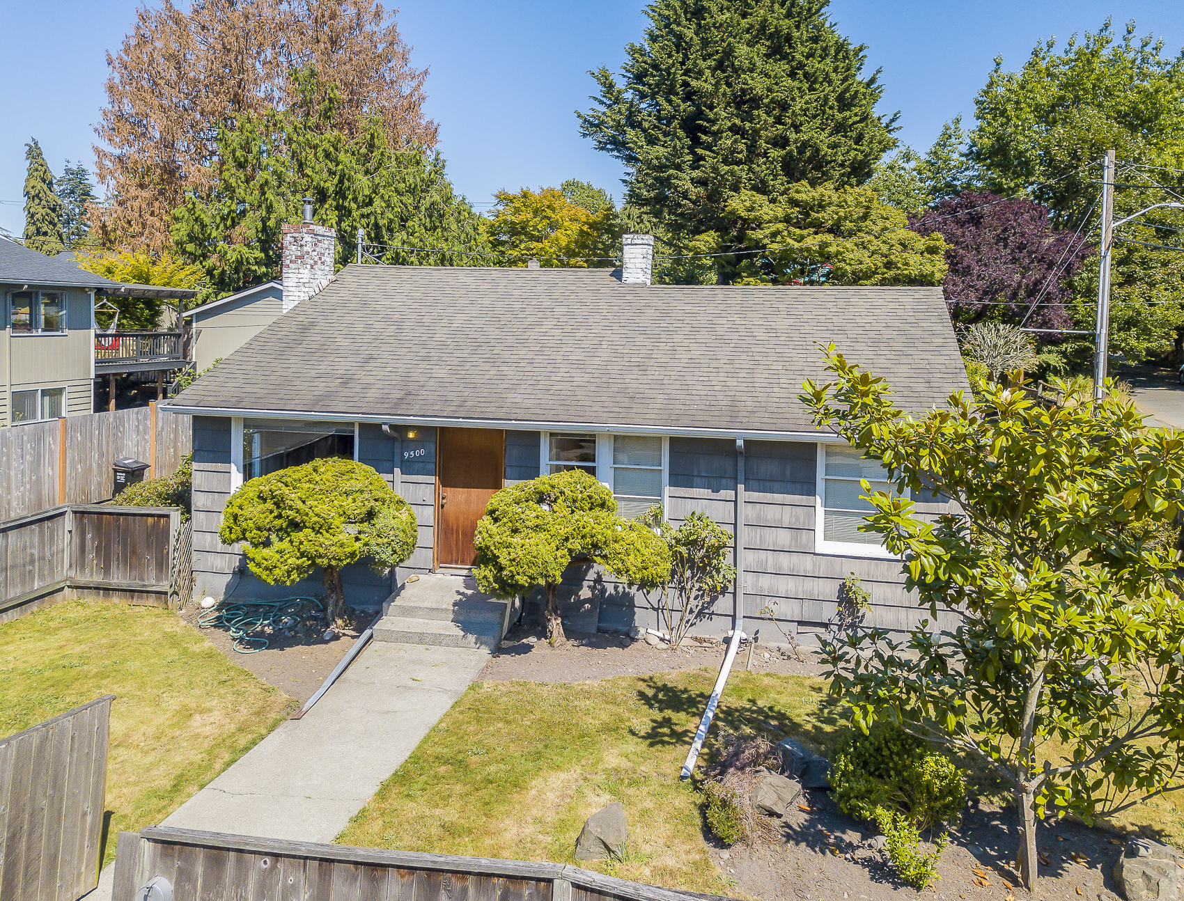 Property Photo:  9500 Densmore Ave N  WA 98103 