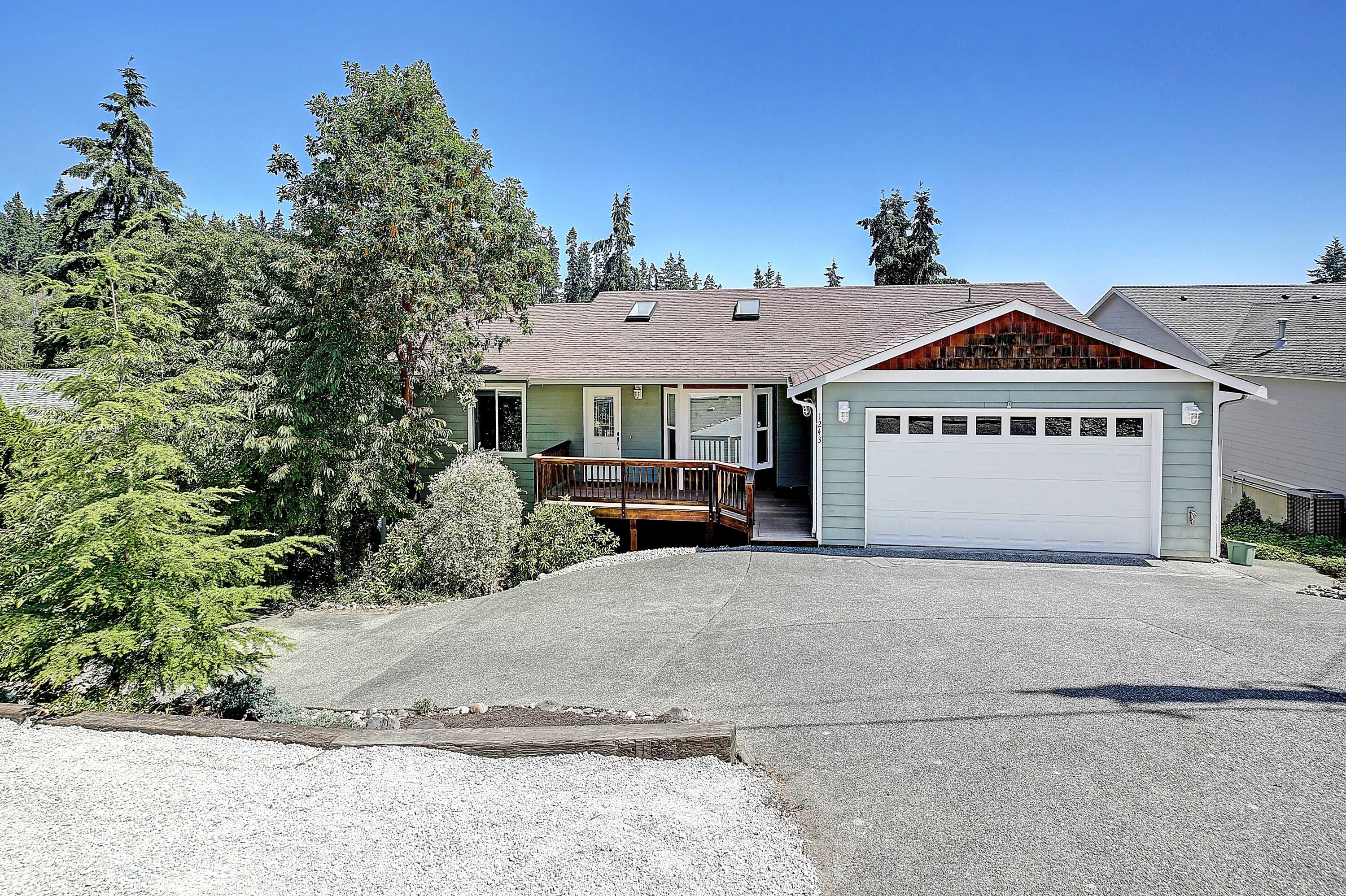 Property Photo:  1243 View Street  WA 98282 