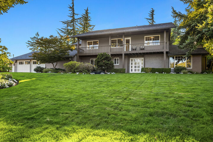 Property Photo:  6031  126th Avenue NE  WA 98033 