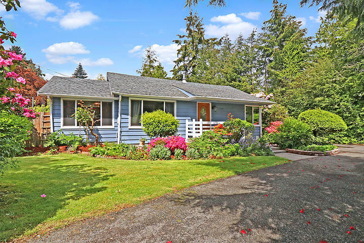 Property Photo:  9101 244th St SW  WA 98026 