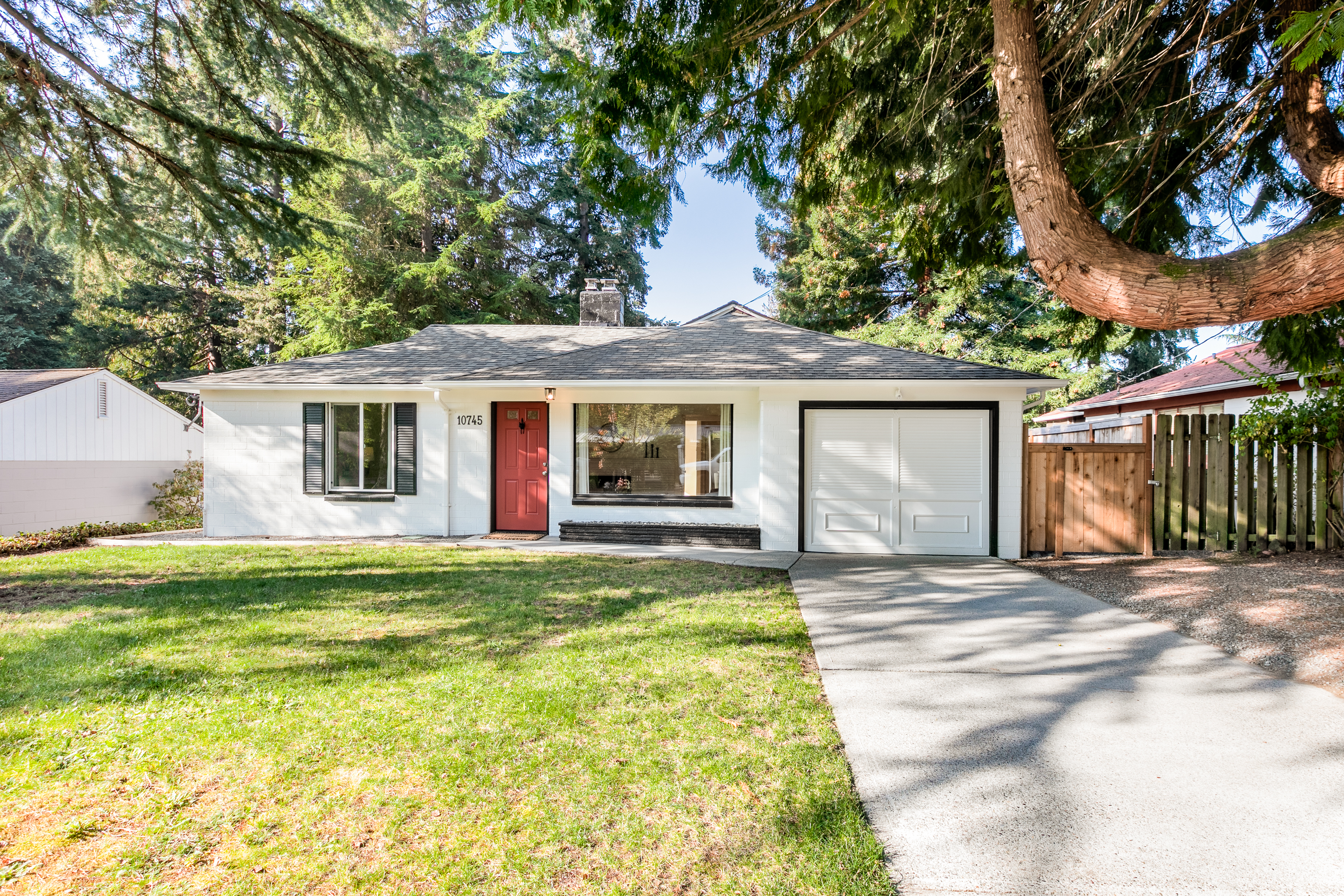 Property Photo:  10745 Bartlett Avenue NE  WA 98125 