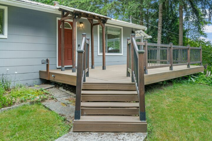 Property Photo: 13816 NE 137th Street WA 98034