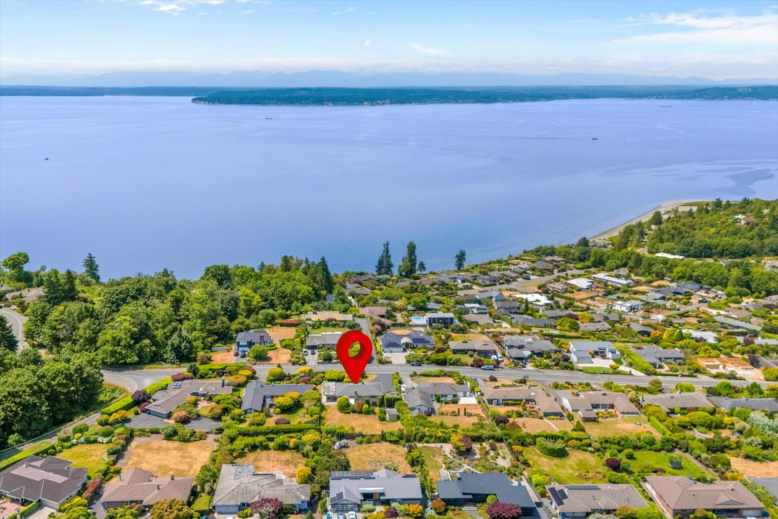 Property Photo: 17720 14th Avenue NW WA 98177