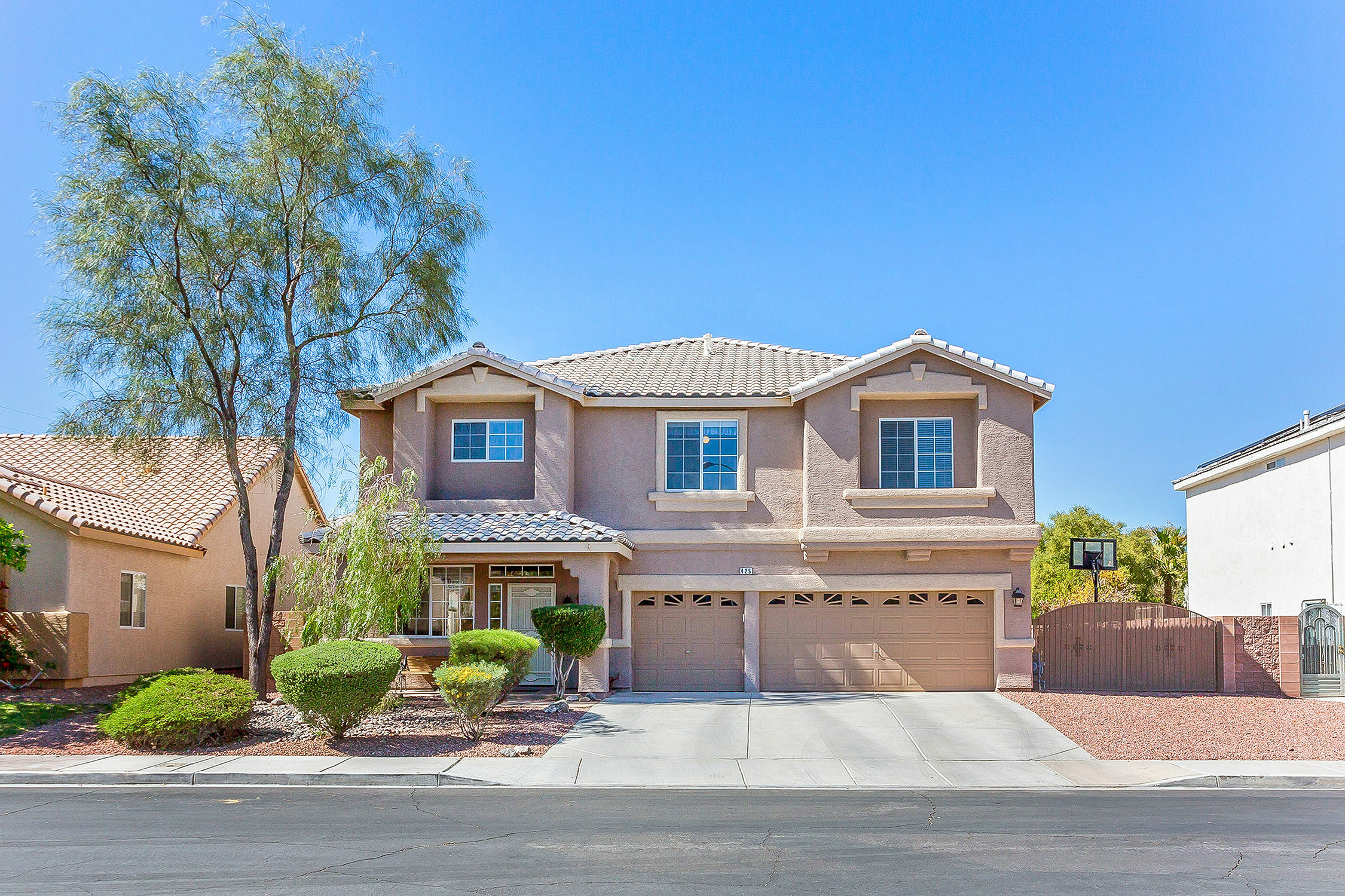 Property Photo:  425  Rhythm St  NV 89074 