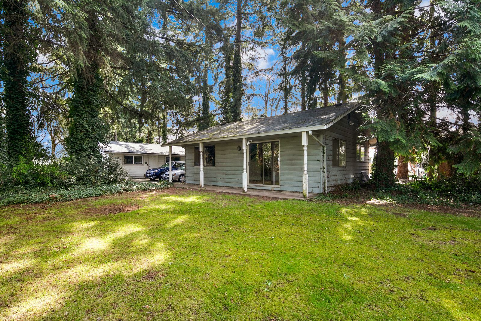 Property Photo:  8757 S 120th Place  WA 98178 