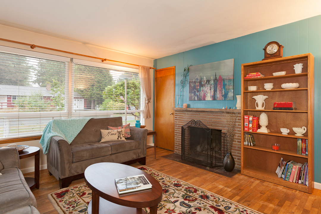 Property Photo: Living room 11439 SE 182nd St  WA 98055 