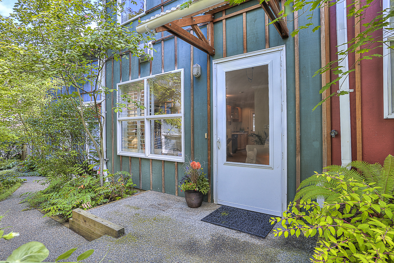 Property Photo: Capitol Hill Townhome 1815 20th Ave B WA 98122
