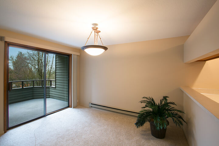 Property Photo: The dining room 11632 NE 70th Place A WA 98033