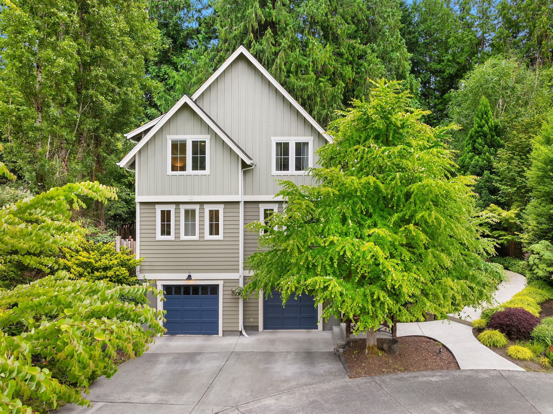 Property Photo: 473 Glen Hollow Place SW WA 98110