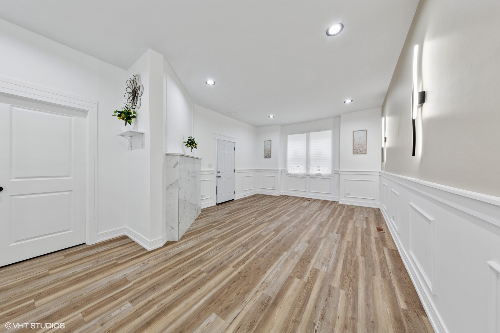 Property Photo: 6630 S Drexel Avenue IL 60637