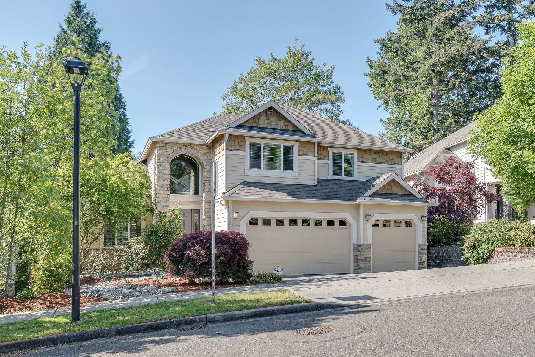 Property Photo:  13537 NE 200th St  WA 98072 