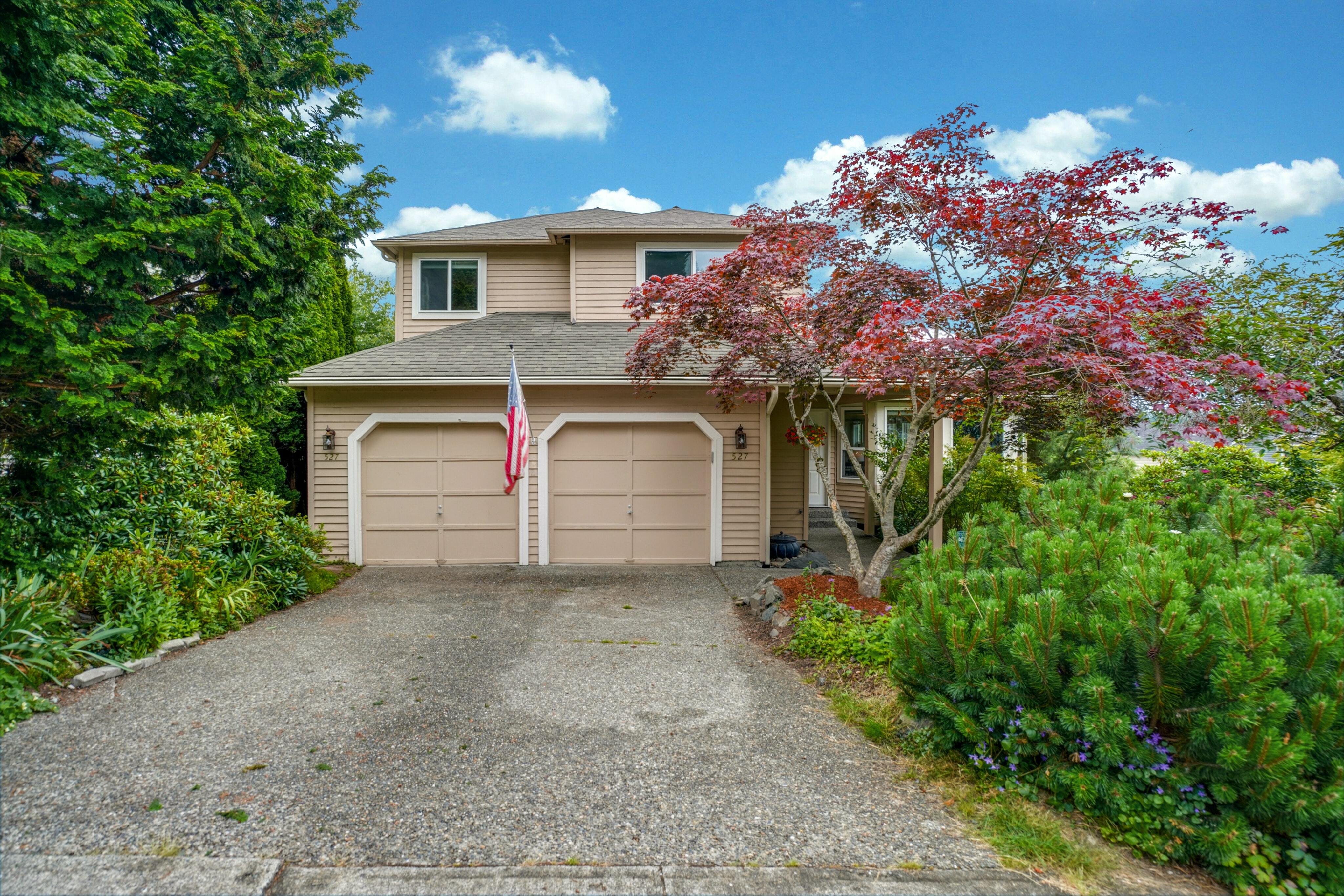 Property Photo:  527 224th Place SE  WA 98021 