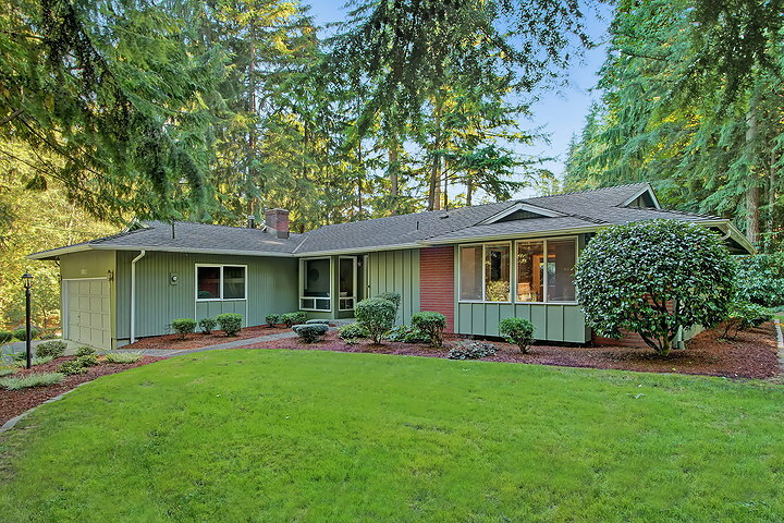 Property Photo:  16611 NE 172nd Place  WA 98072 