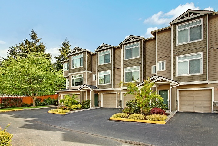 Property Photo:  3500 E Lake Sammamish Pkwy SE 4103  WA 98075 