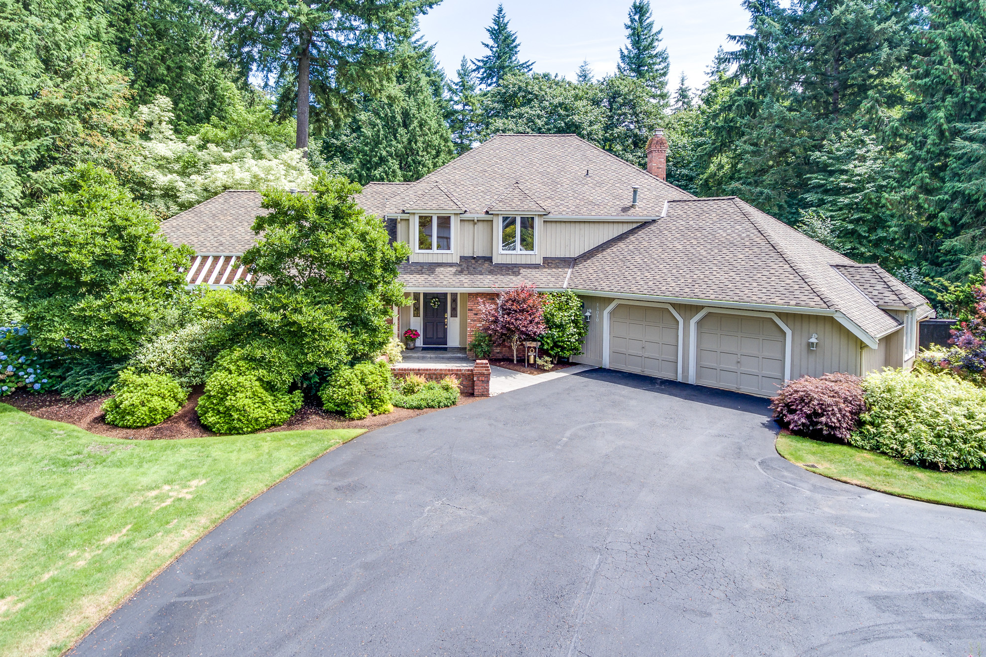 Property Photo: 14010 180th Ave NE WA 98052