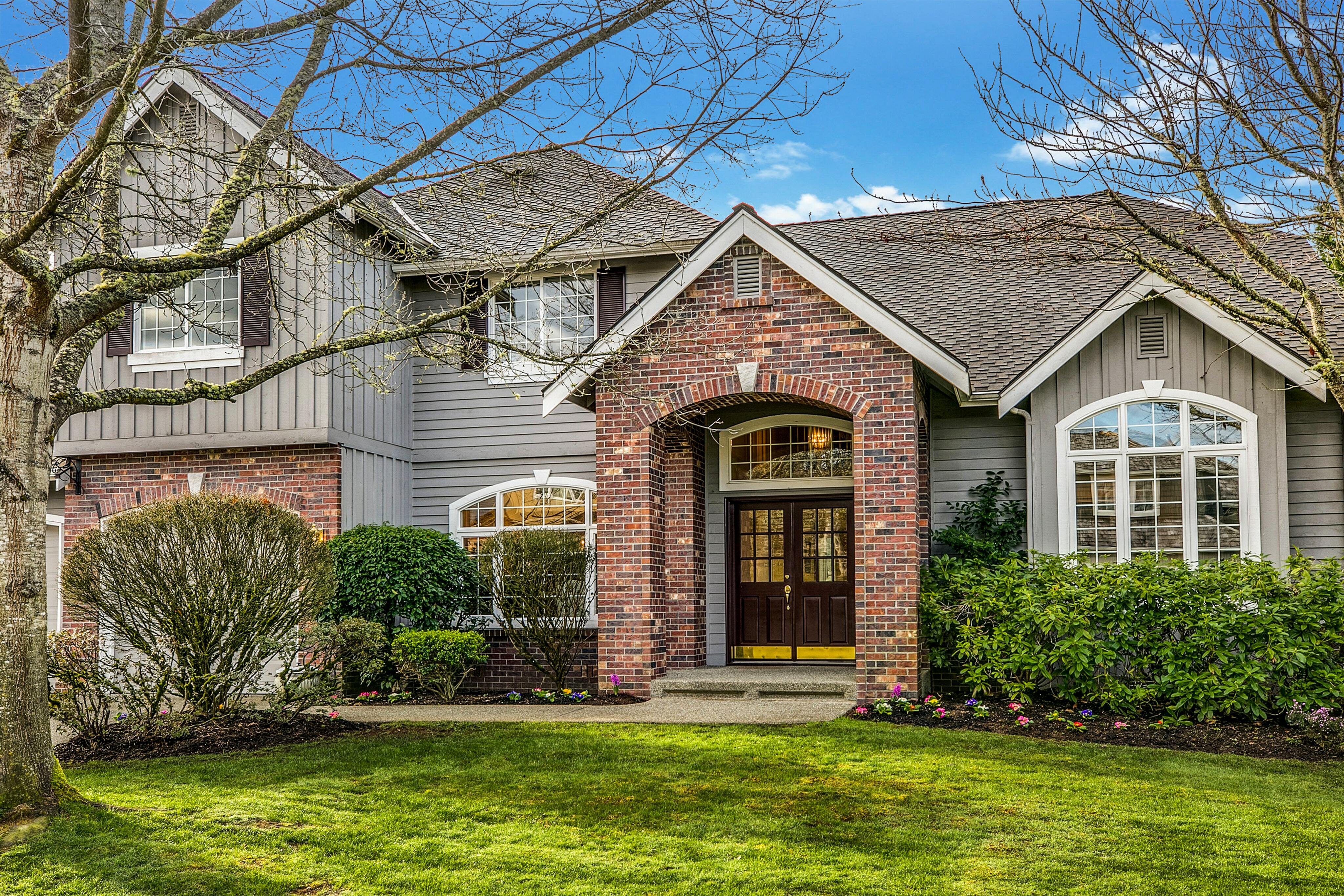 Property Photo: 26615 SE 18th St WA 98075