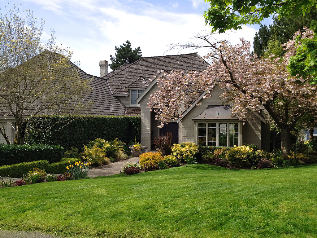 Property Photo:  7875 81st Place SE  WA 98040 