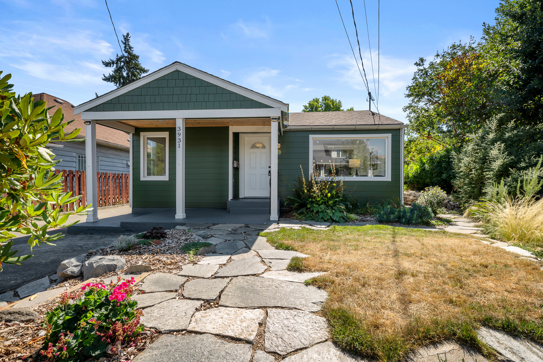 Property Photo:  3931 S Eddy St  WA 98118 