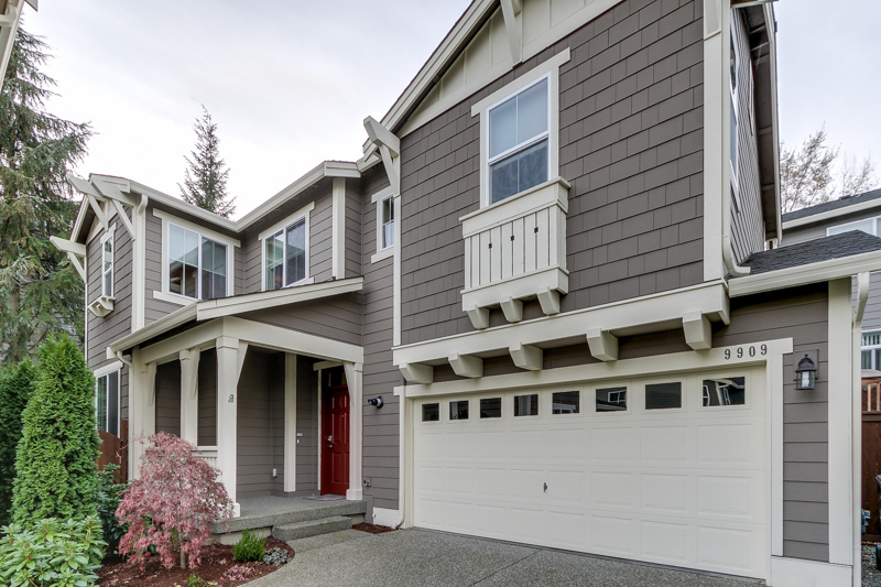Property Photo: 9909 NE 138th Place WA 98034