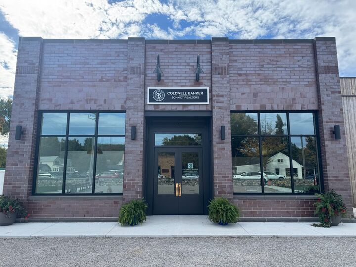 Schmidt Realtors,Leland,Schmidt Realtors