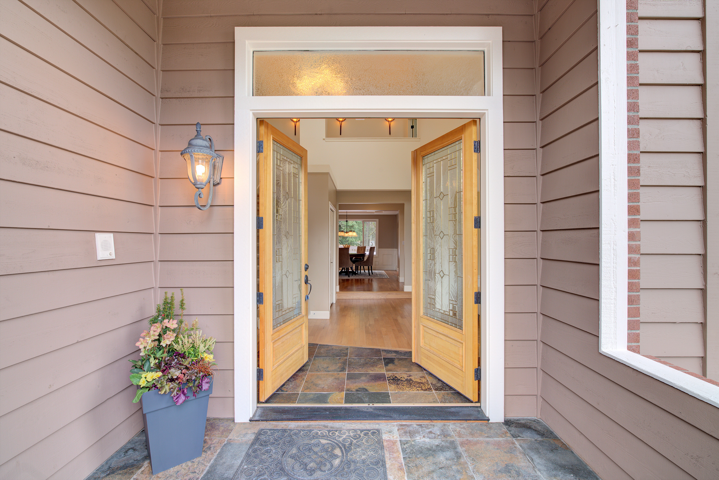 Property Photo:  4303 155th Place SE  WA 98006 