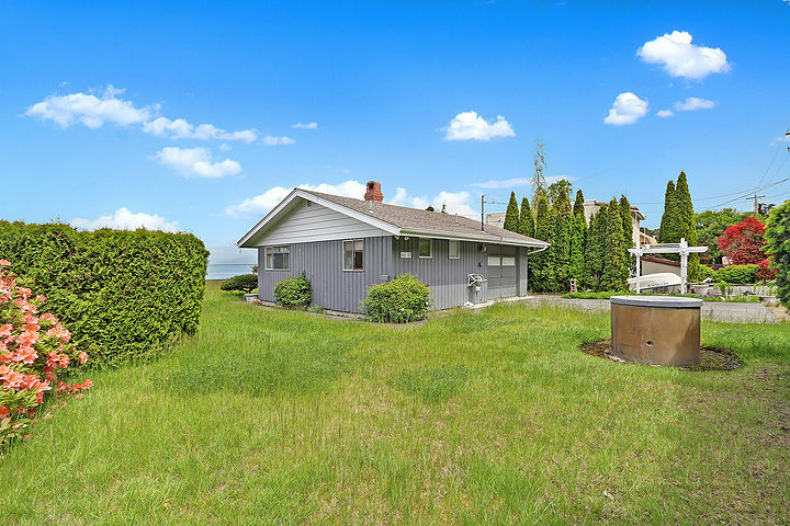 Property Photo:  46 W North Camano Dr  WA 98282 