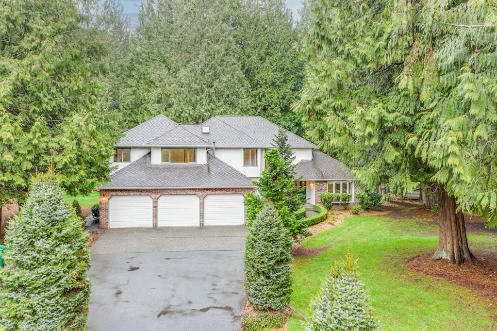 Property Photo: 19718 222nd Ave NE WA 98077