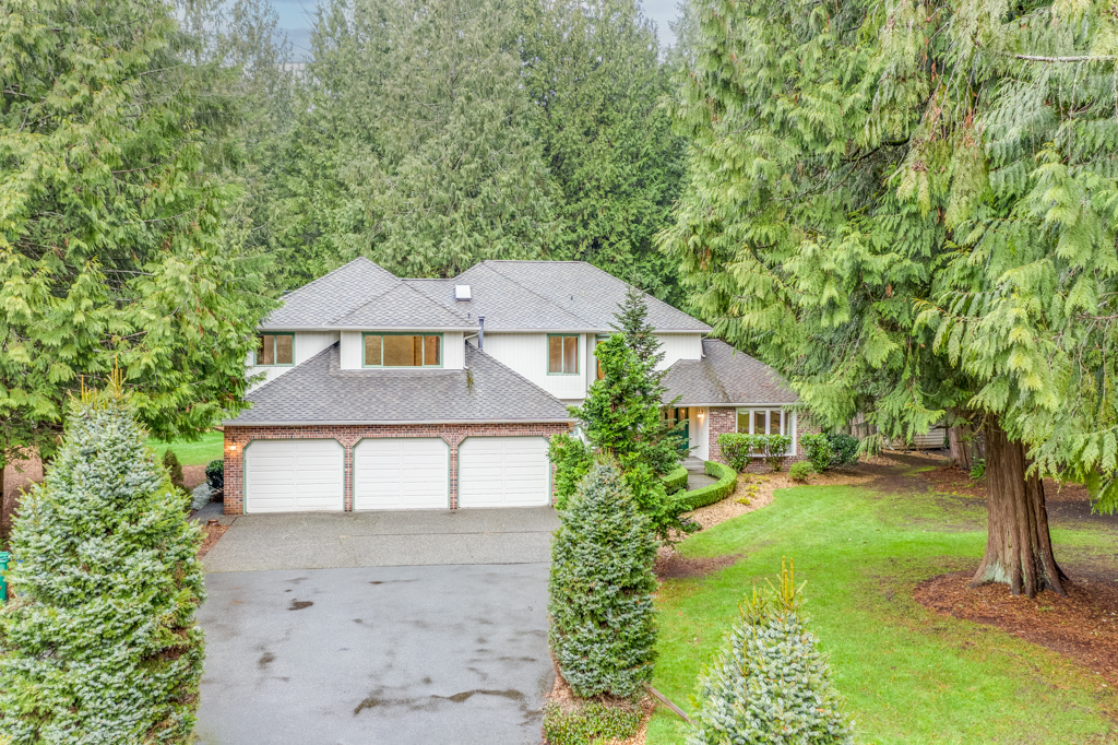 Property Photo:  19718 222nd Ave NE  WA 98077 