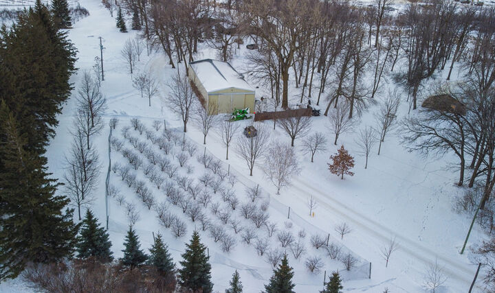 Property Photo:  100 Old Bridge Road  MB R1N 3X3 