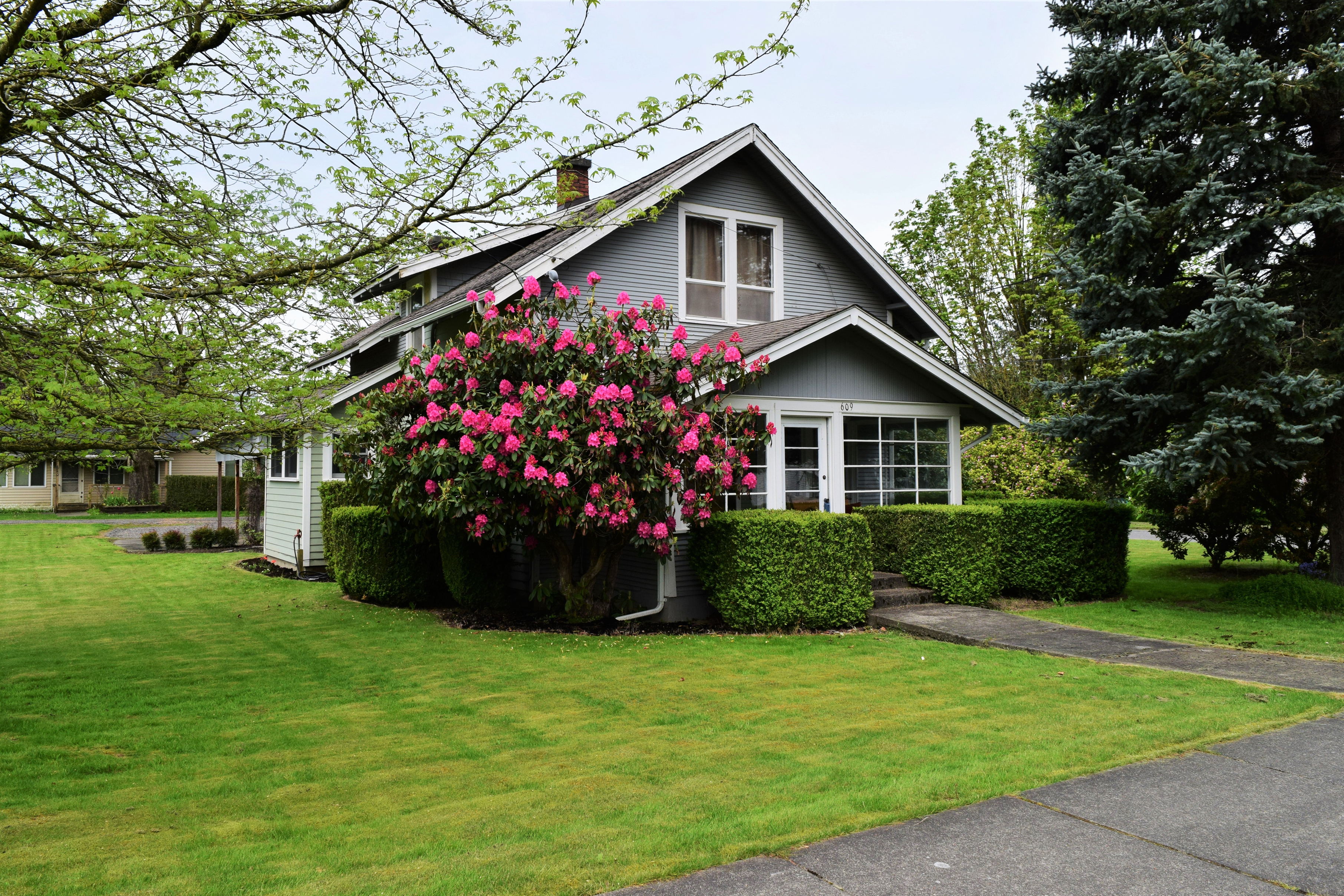 Property Photo: Exterior 609 Nooksack Ave WA 98276