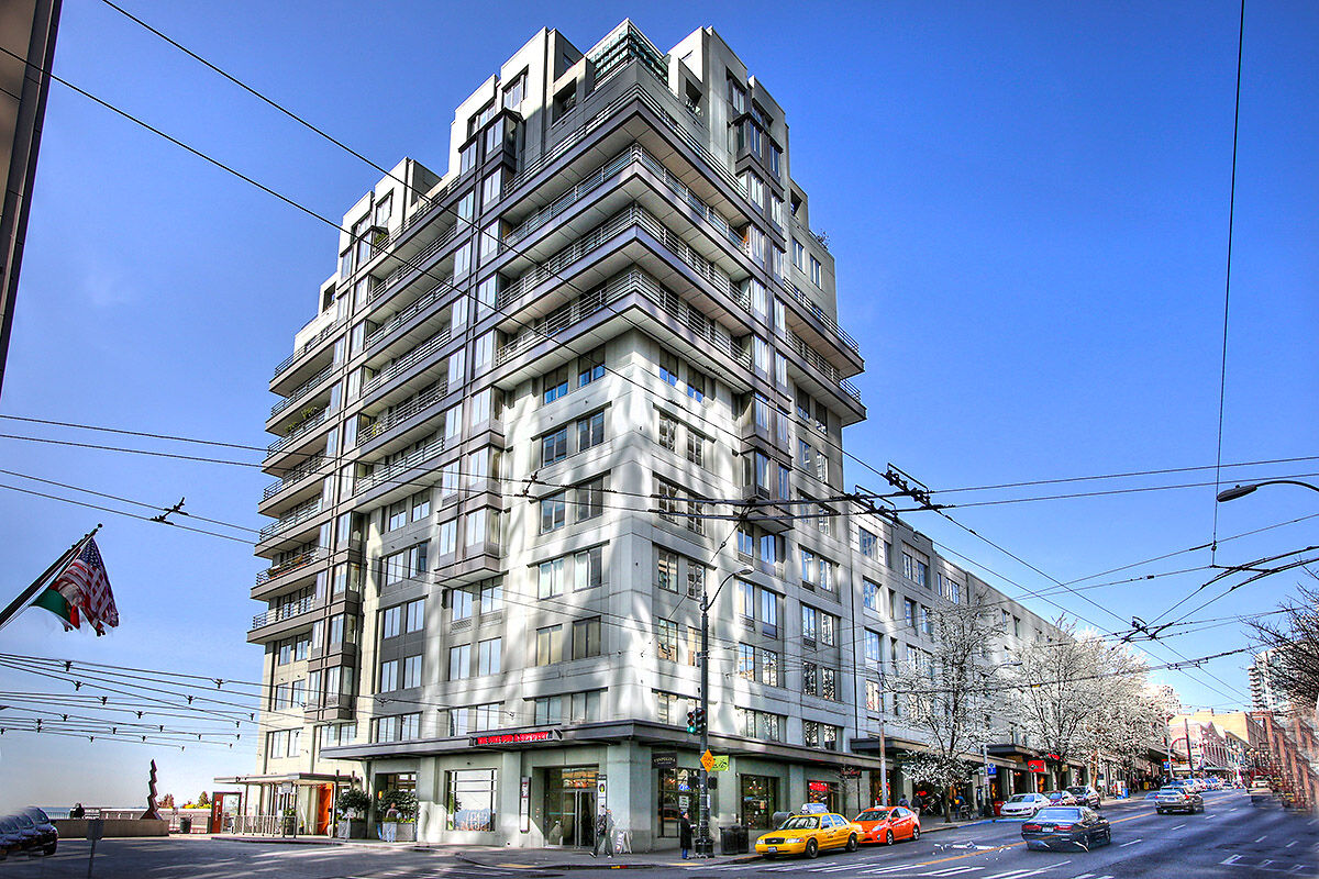 Property Photo:  98 Union St 302  WA 98101 