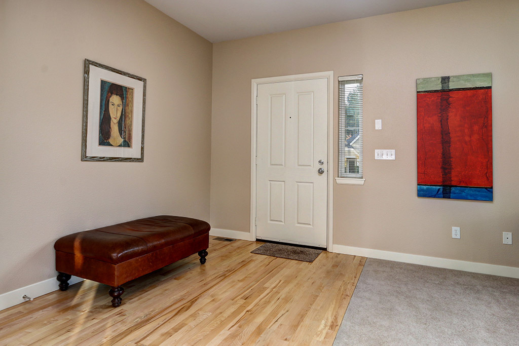 Property Photo: Foyer 6711 161st Ave SE A  WA 98006 