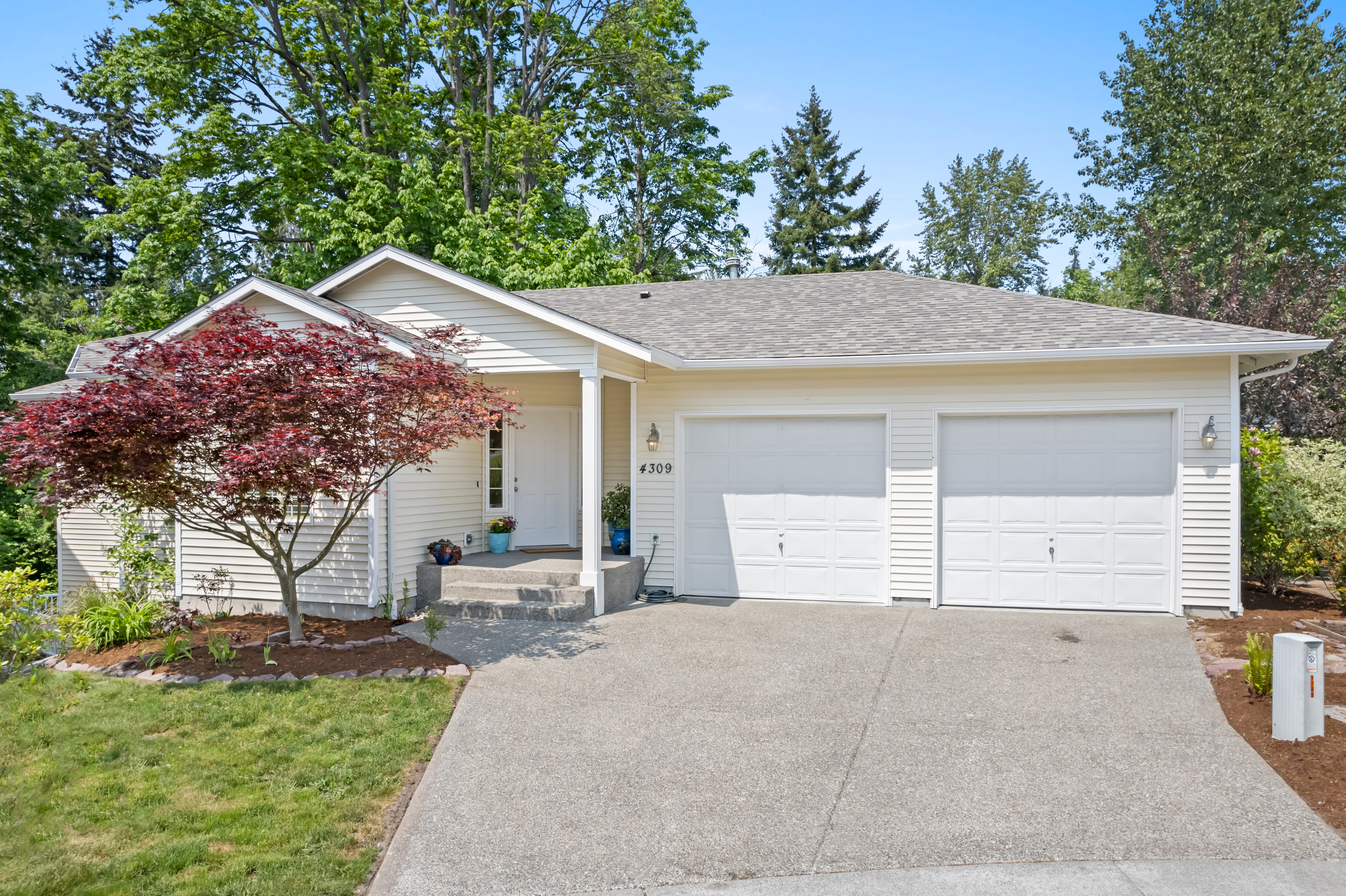 Property Photo:  4309 147th Street SW  WA 98087 