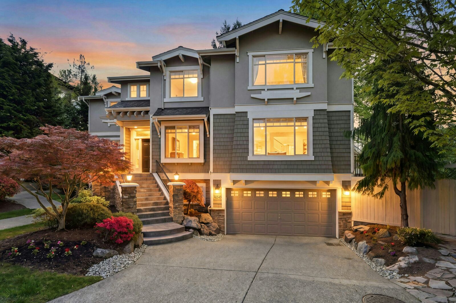 Property Photo:  7003  117th Place NE  WA 98033 
