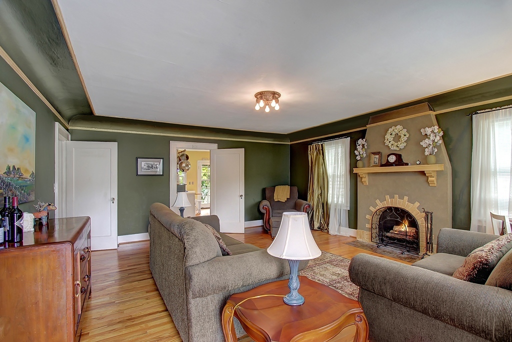 Property Photo: Living room 5301 Martin Luther King Jr Wy S WA 98118
