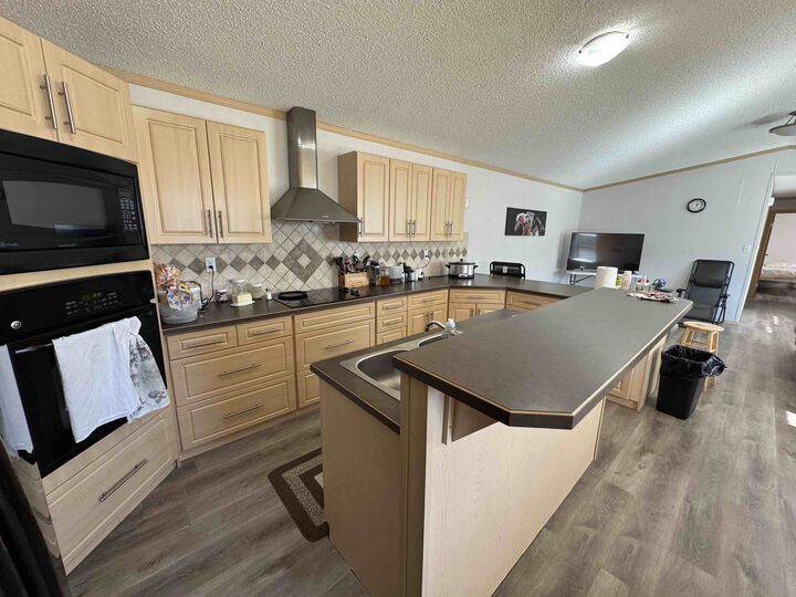 Property Photo:  53 Pine Crescent  NT X0E 0R5 