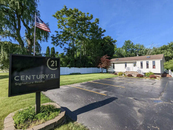 Freeland Office,Freeland,Signature Realty