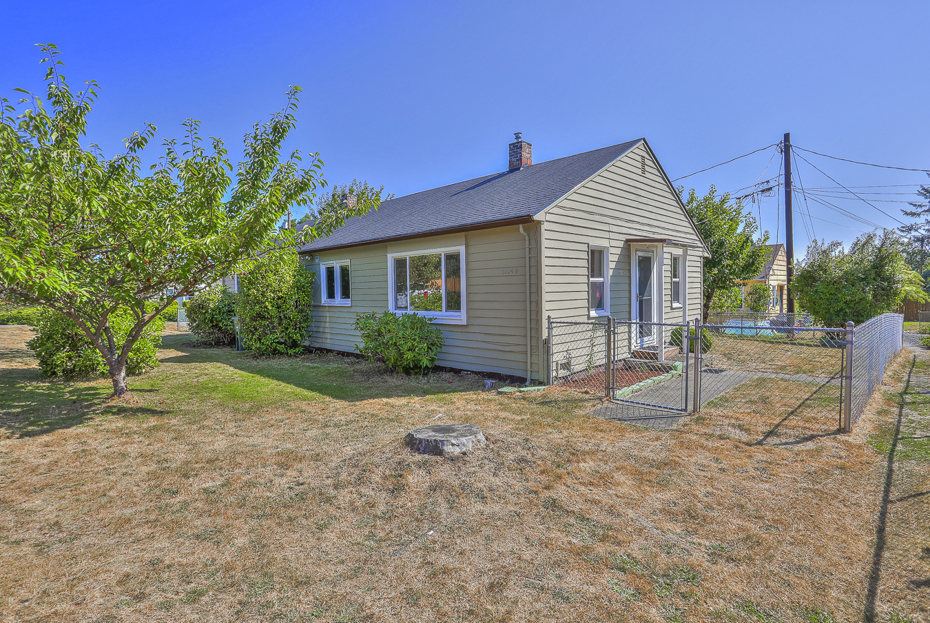 Property Photo:  1004 Woodlawn Ave  WA 98203 