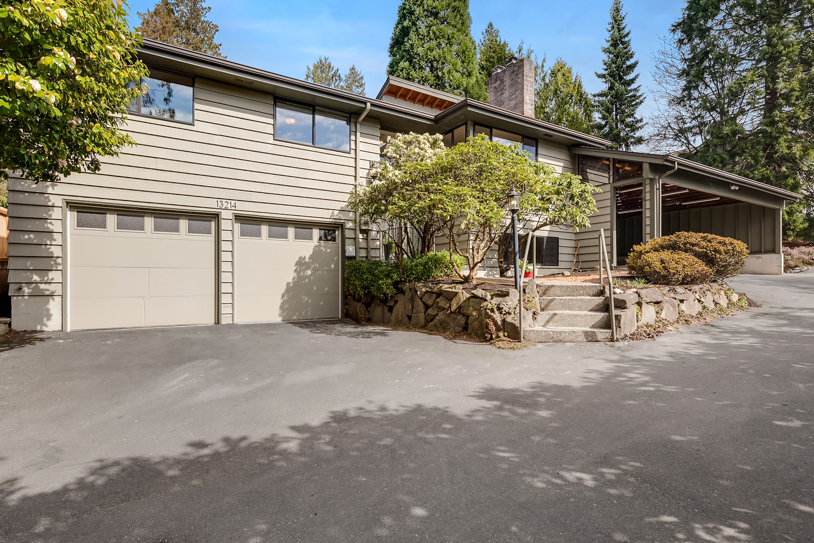 Property Photo:  13214 35th (Private Drive/Not Busy) Ave NE  WA 98125 