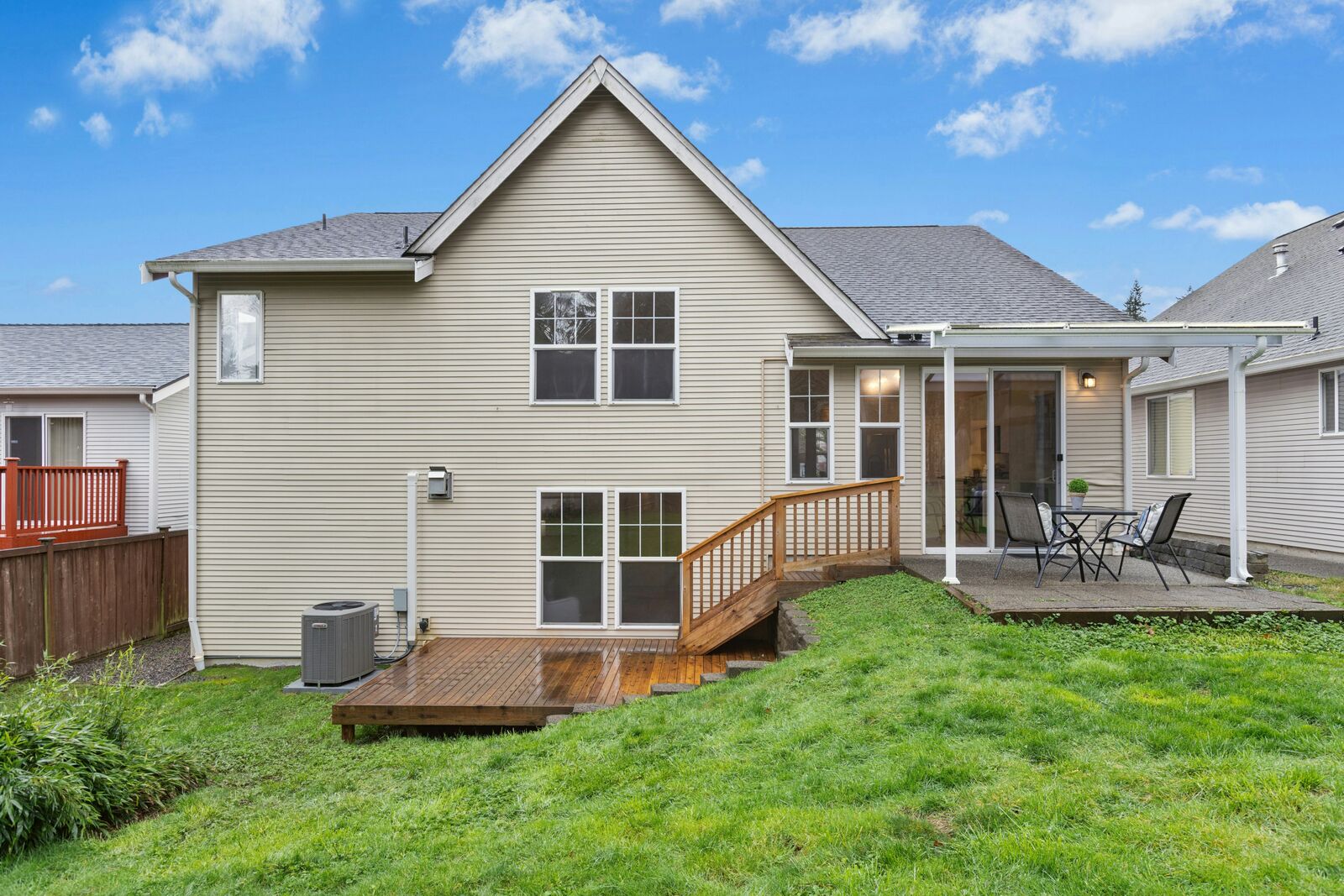 Property Photo:  2805  151st Place SW  WA 98087 