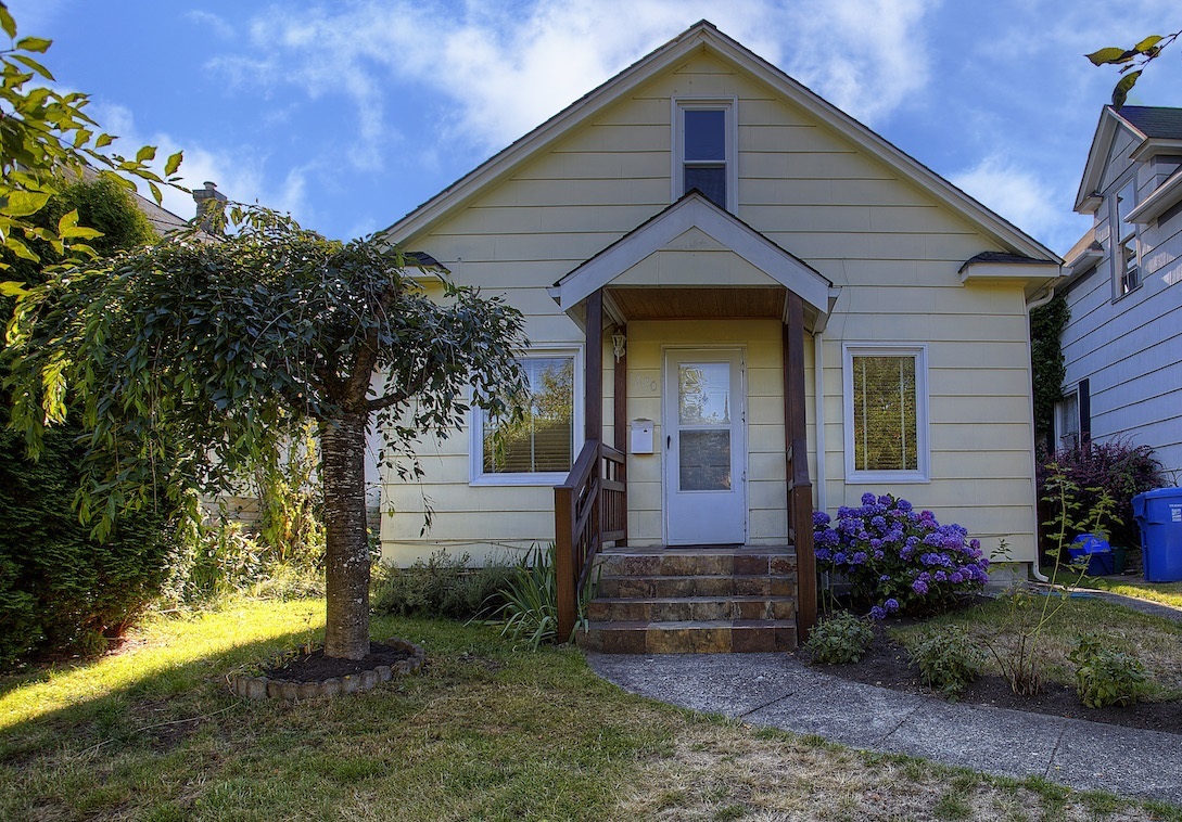 Property Photo:  1220 S Proctor St  WA 98405 