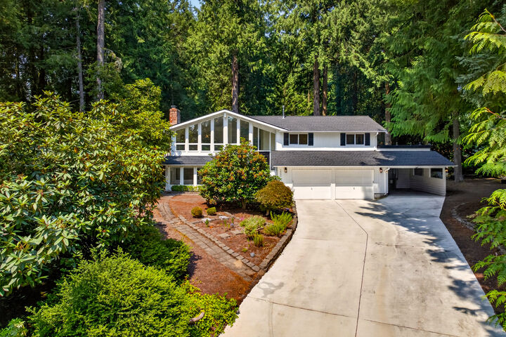 Property Photo:  16224  195th Place NE  WA 98077 