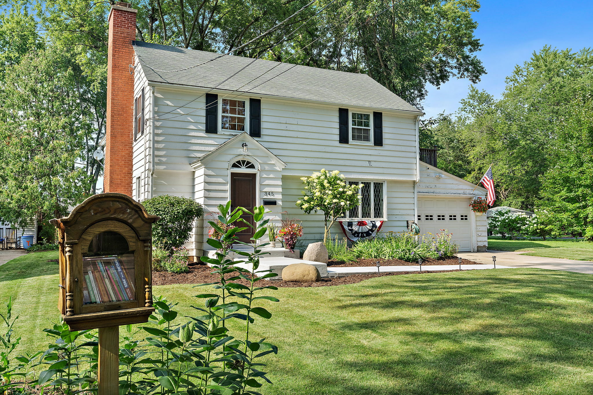 Property Photo:  345 Chauncey Street  IL 60178 